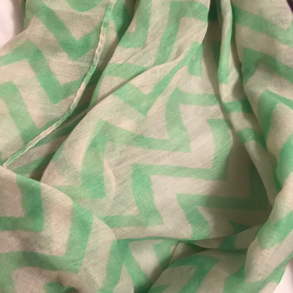 Scarfs - Picture 3 of 5